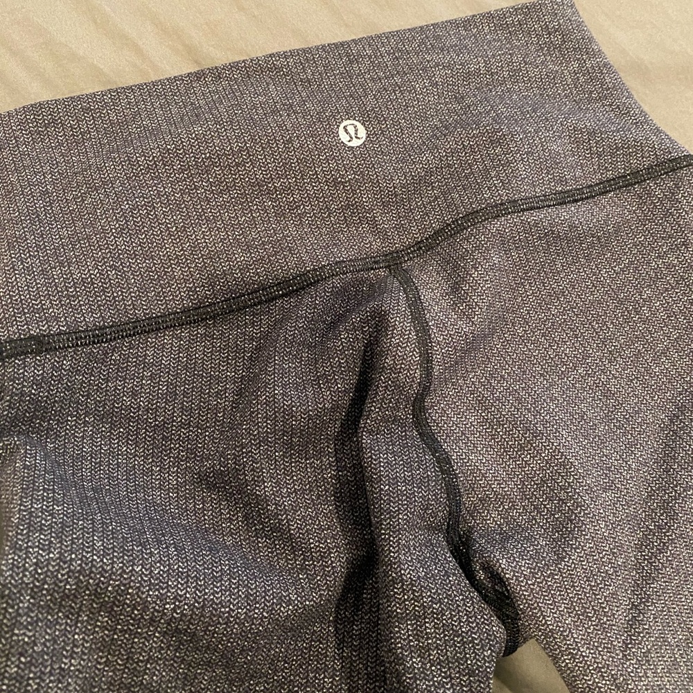 Lululemon Gray Leggings size 6 inseam 28”